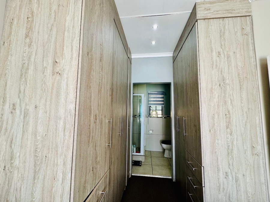 To Let 3 Bedroom Property for Rent in Waterval East North West